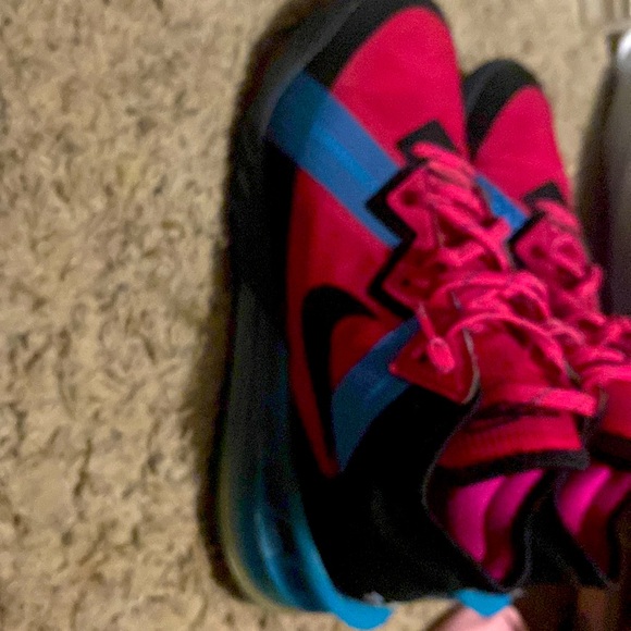 Lebron James 18  low fireberry - Picture 3 of 6